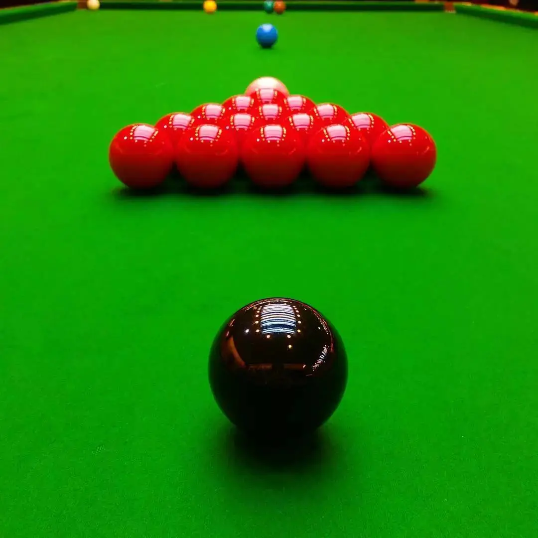 巅峰对决！2023斯诺克北爱尔兰公开赛：吉米·罗伯逊VS彭奕淞，谁能问鼎？